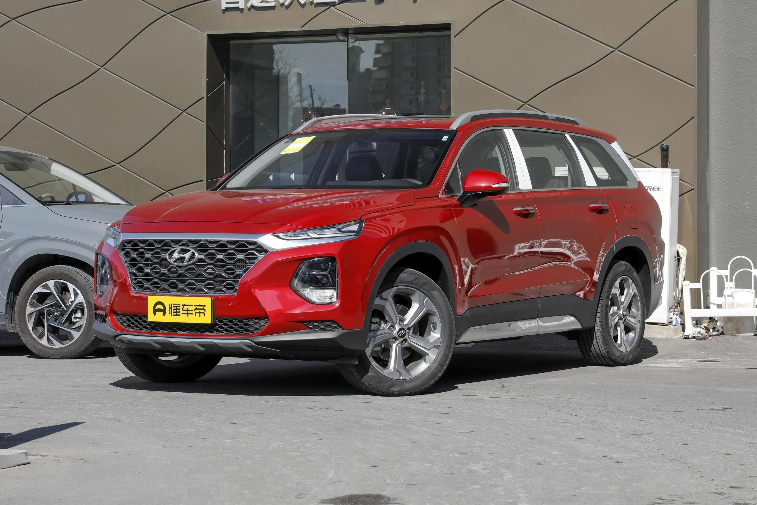 现代胜达定位一台中型SUV，每公里油费仅需0.93元？插图