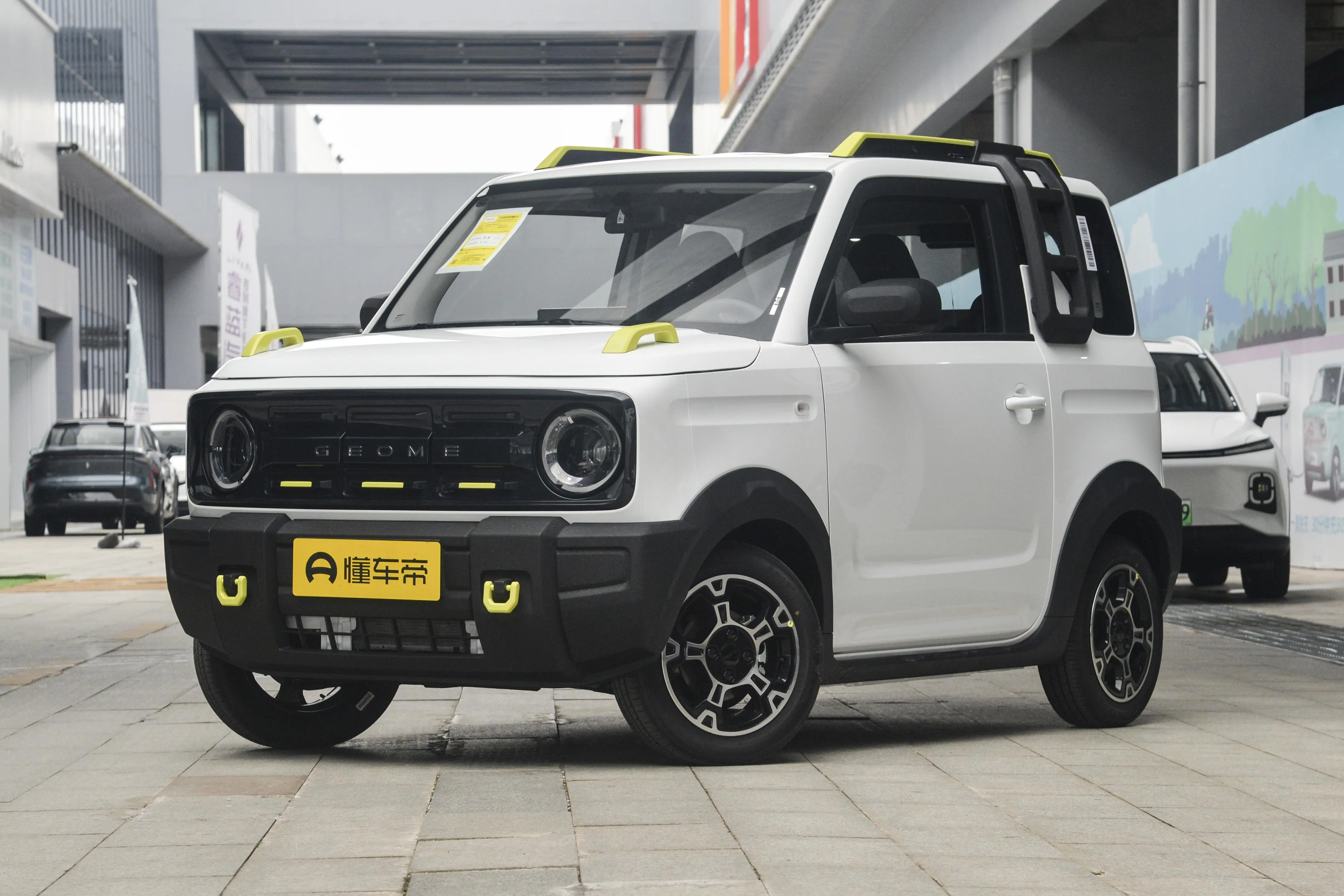 299万起售的纯电小车续航120公里吉利熊猫mini值得入手吗