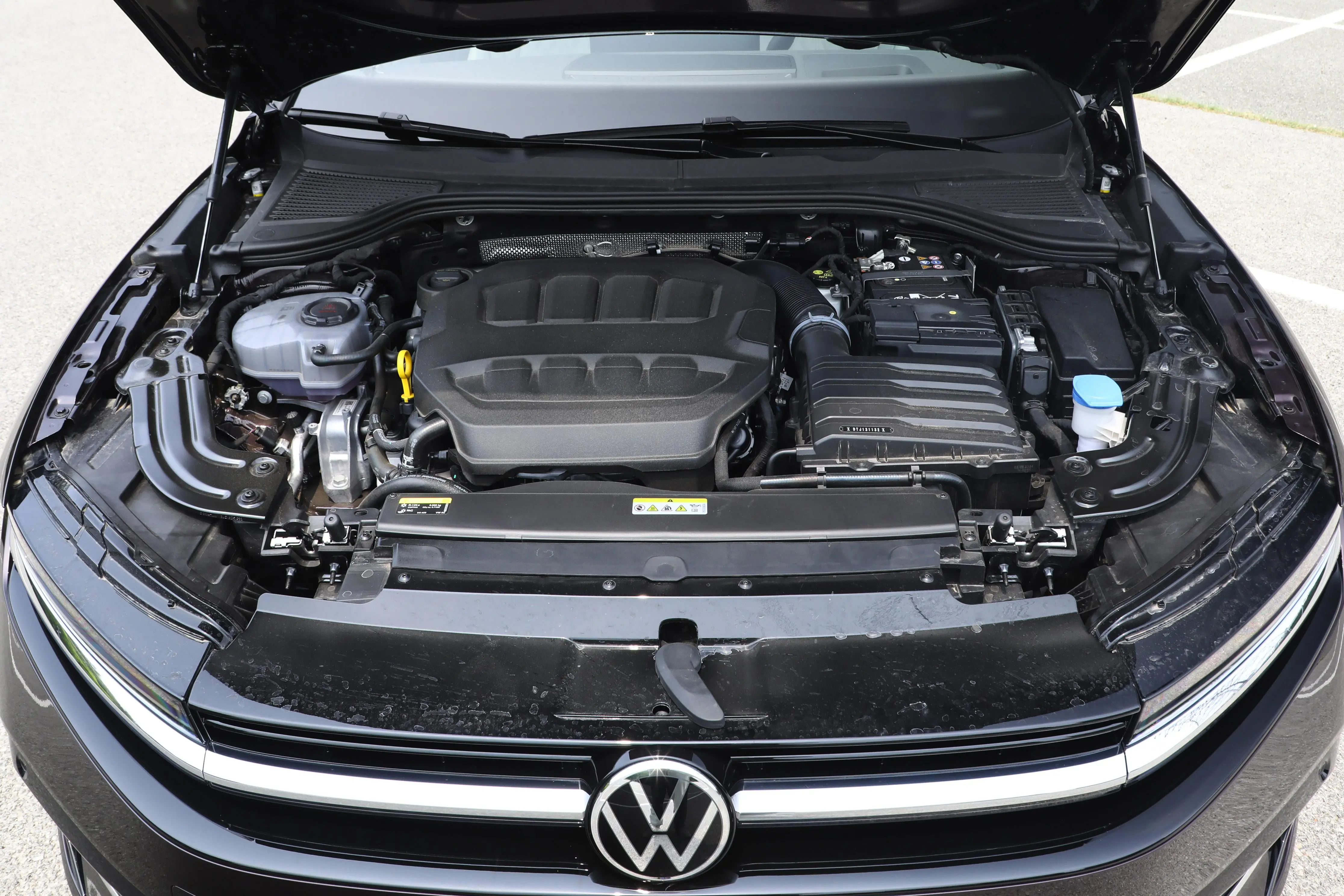 解读2024款一汽大众迈腾b91799万起智驾升级家用值得选吗