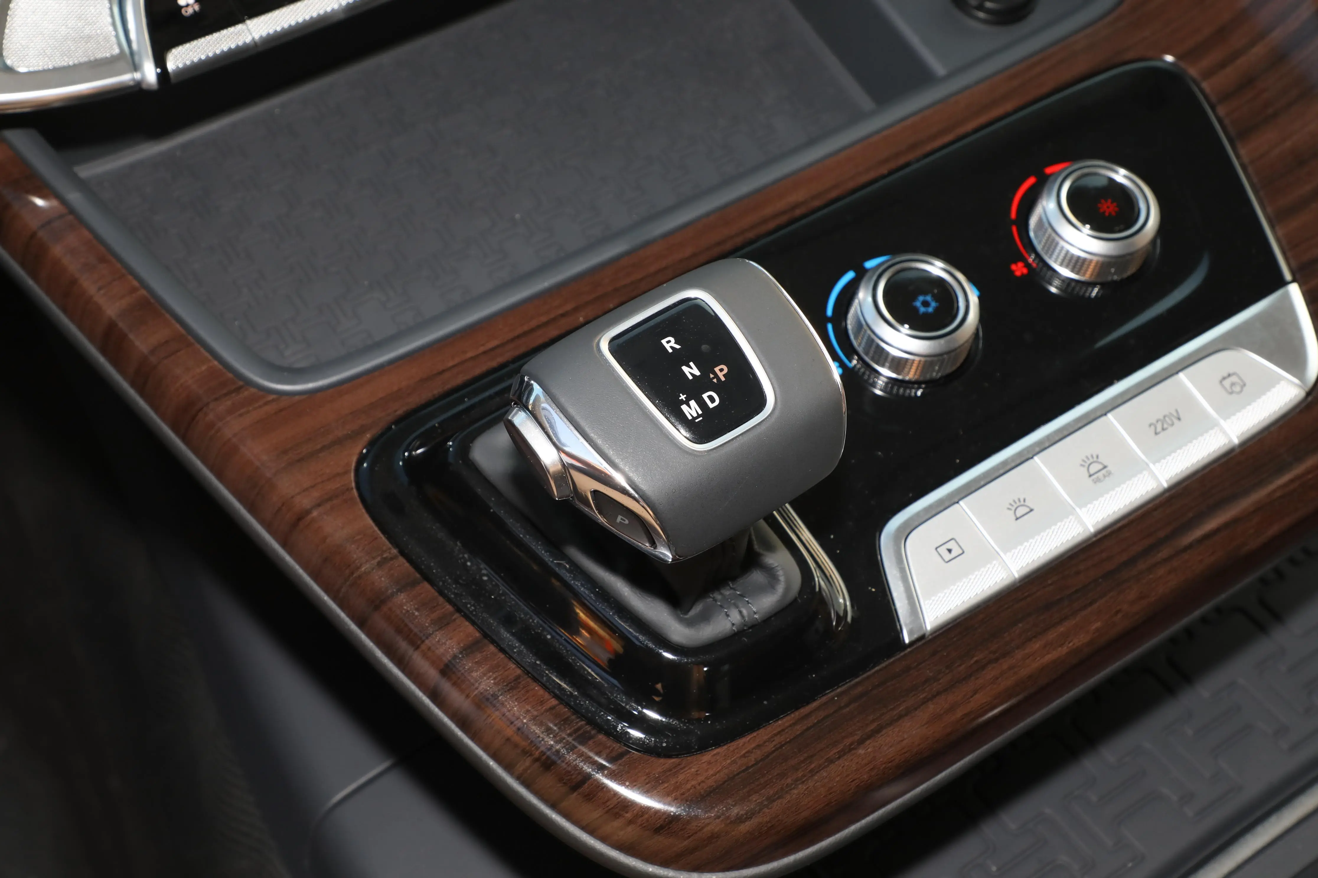 一汽红旗国悦将于3月27日上市搭载30tv6发动机