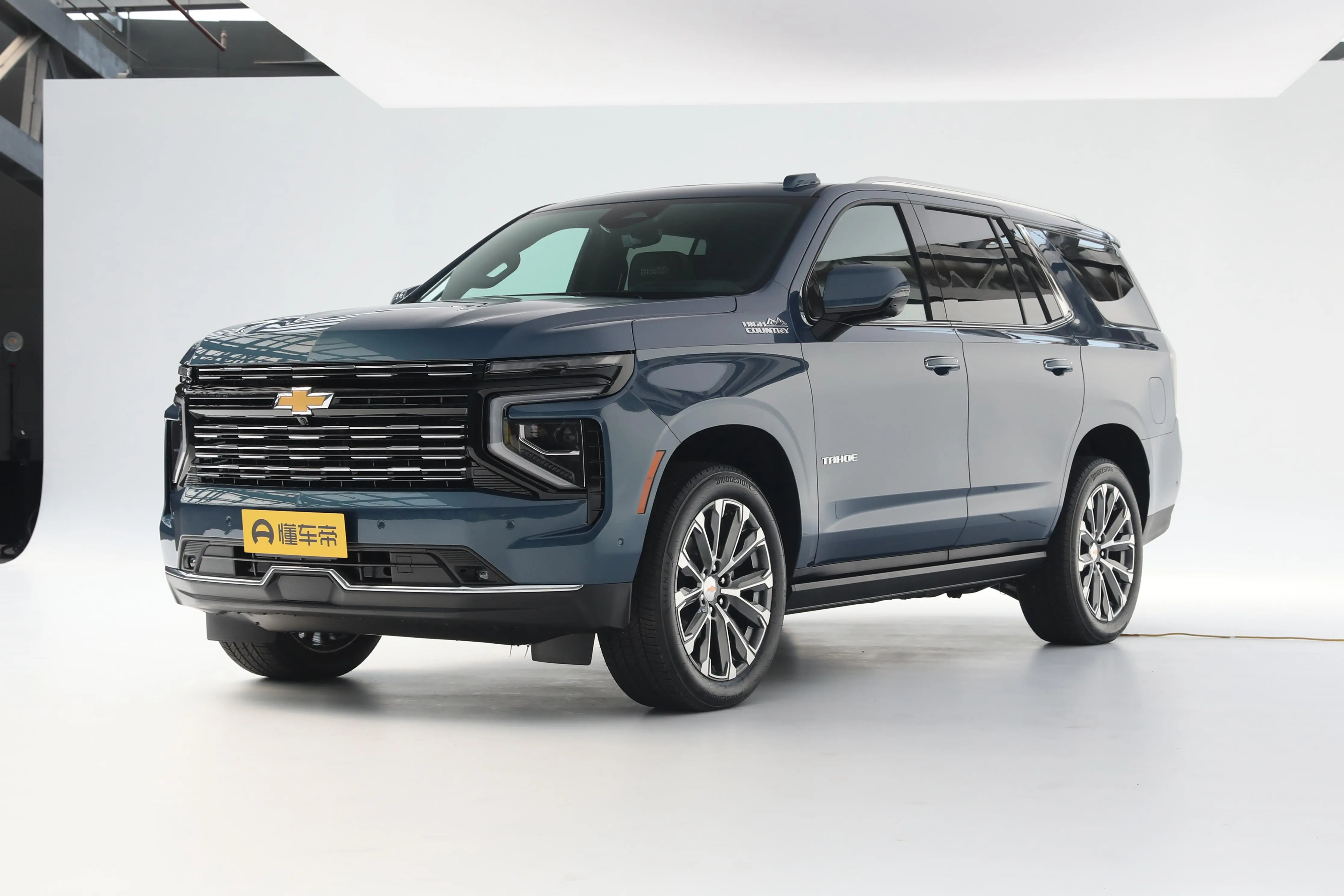 雪佛兰全尺寸suv上市在即,长5382mm,宽2058mm,配2.7t发动机