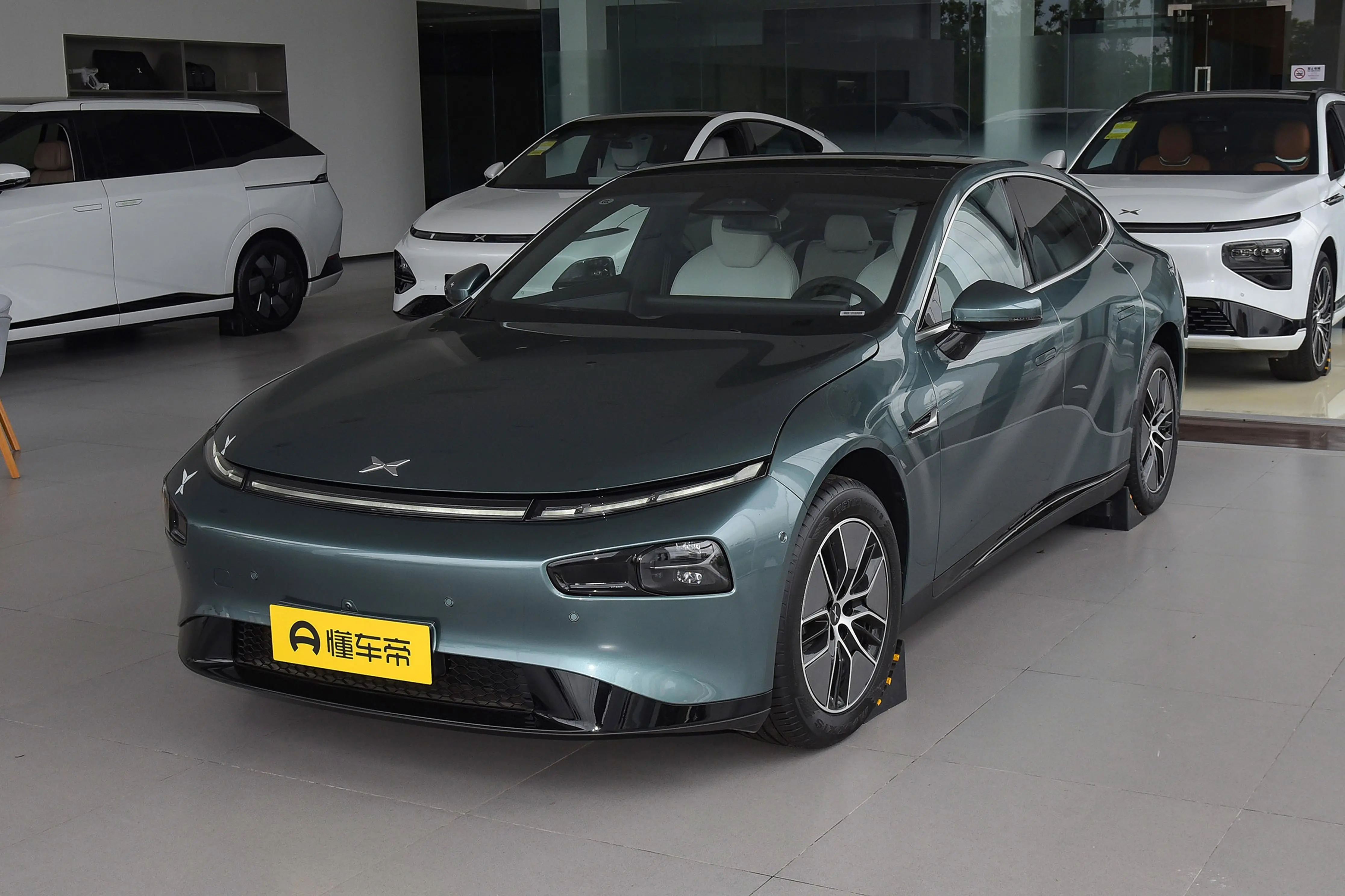 解读小鹏p7i:配无框车门 电动吸合门,550km续航,值得入手吗?