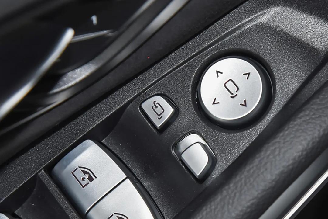 欢动 2009款 1.6L CVT豪华型外后视镜功能_玻璃/后视镜_图3