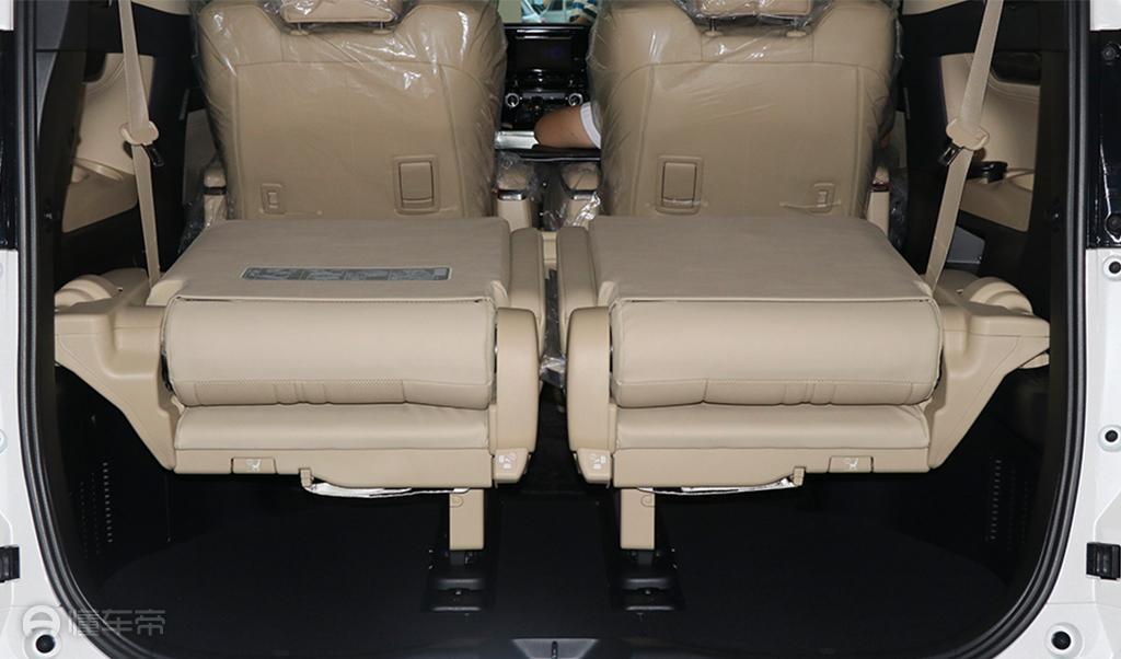 旗云 2008款 1.5L 手动实力型后排座椅放倒比例_座椅配置_图8