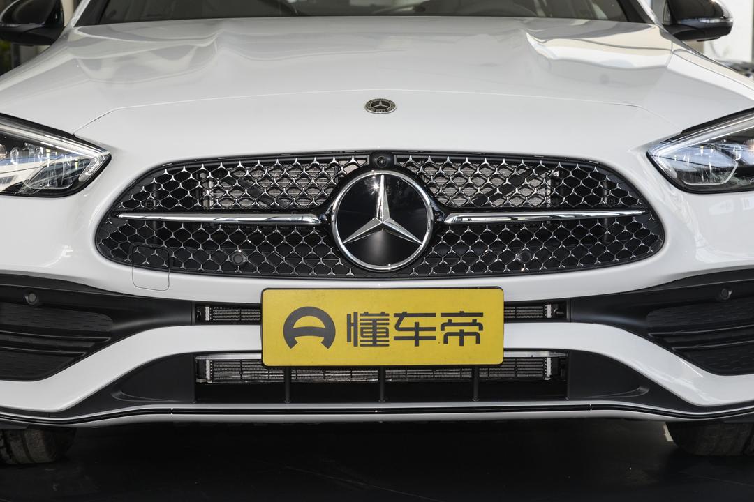 Mercedes-Benz C-Class 2026, фото 10