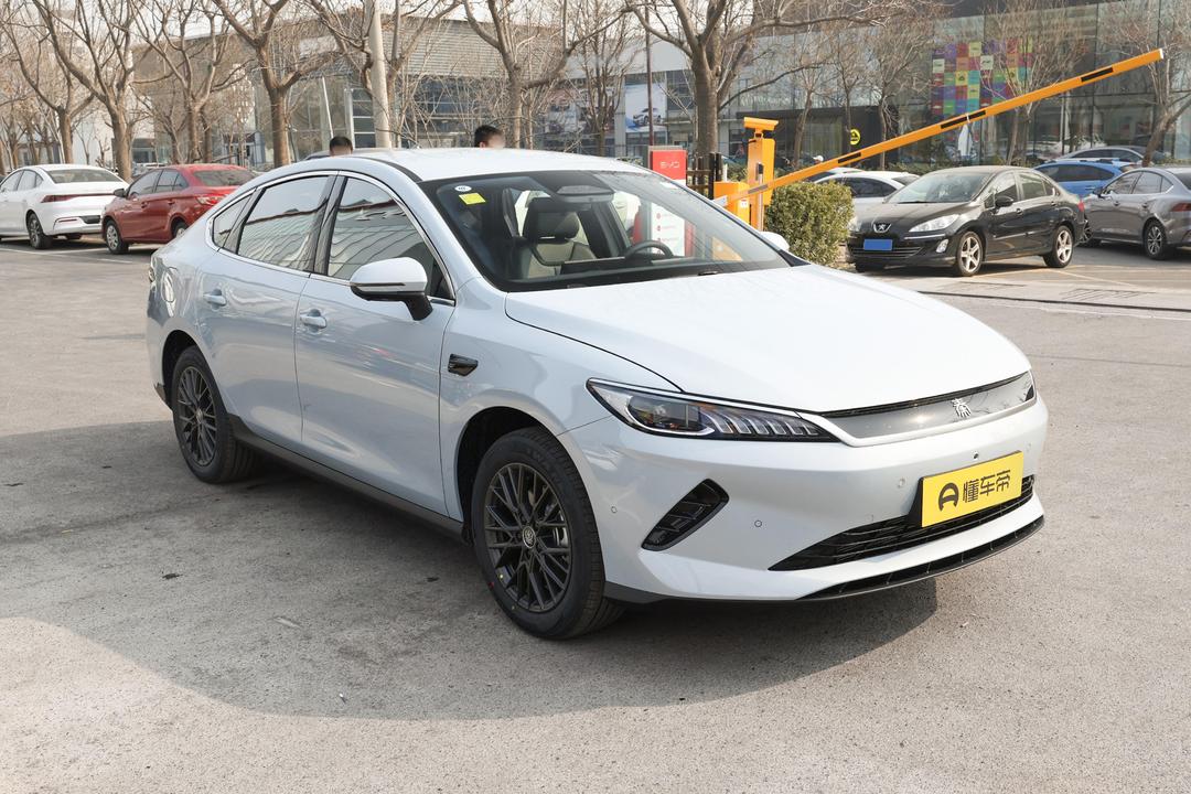 BYD Qin PLUS EV 2026, фото 3