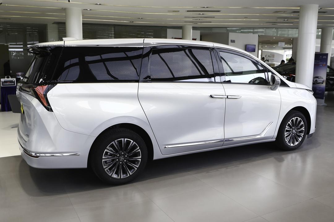 Buick GL8 2026, фото 8