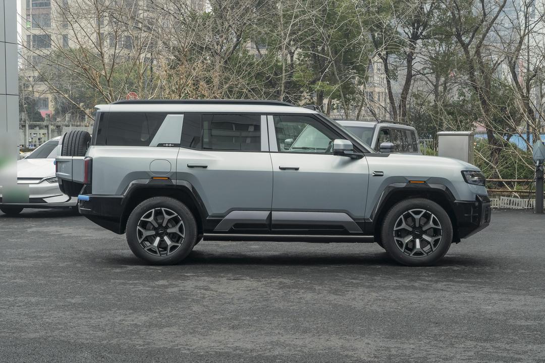 BYD Fangchengbao Leopard 8 2026, фото 8