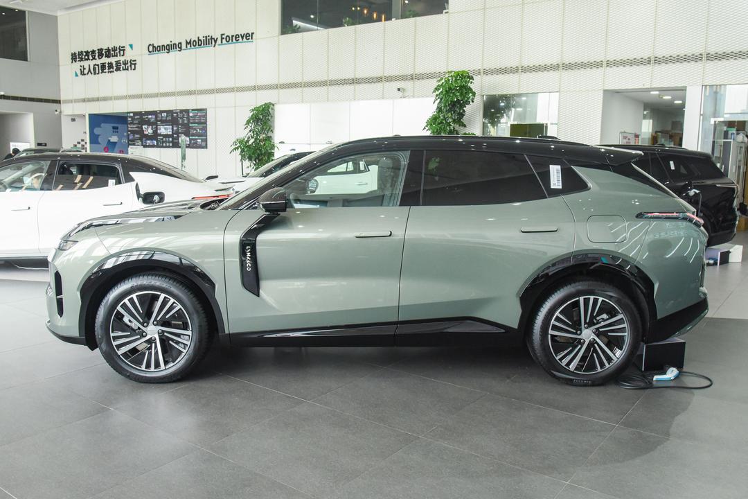 Lynk & Co 08 EM-P 2026, фото 4
