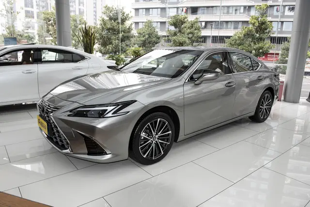 Lexus ES 2026 — купить из Китая под заказ