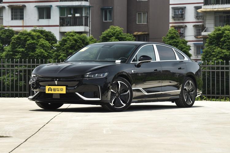 2023 580km standard range version