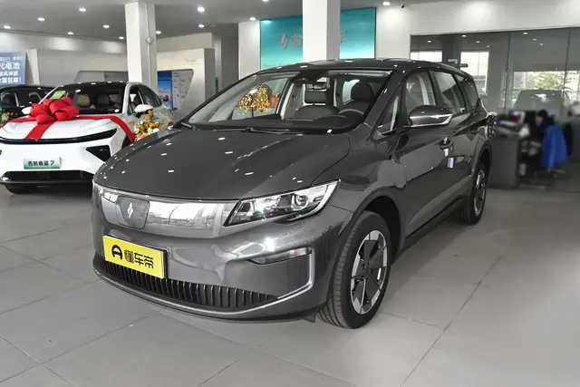 Livan 8 2026 — купить из Китая под заказ