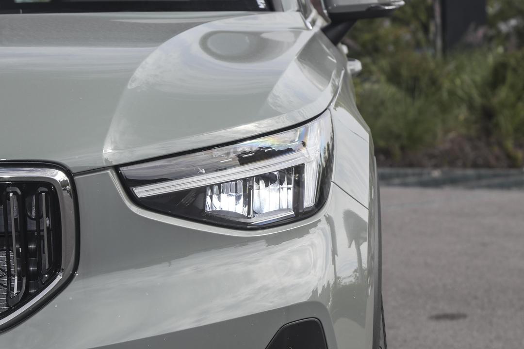 Volvo XC40 2026, фото 11