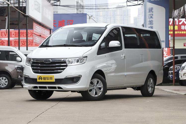 2023 PLUS 1.8L 9-Seater Comfort CNG