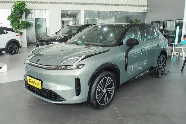 Lynk & Co 08 EM-P 2026 — купить из Китая под заказ
