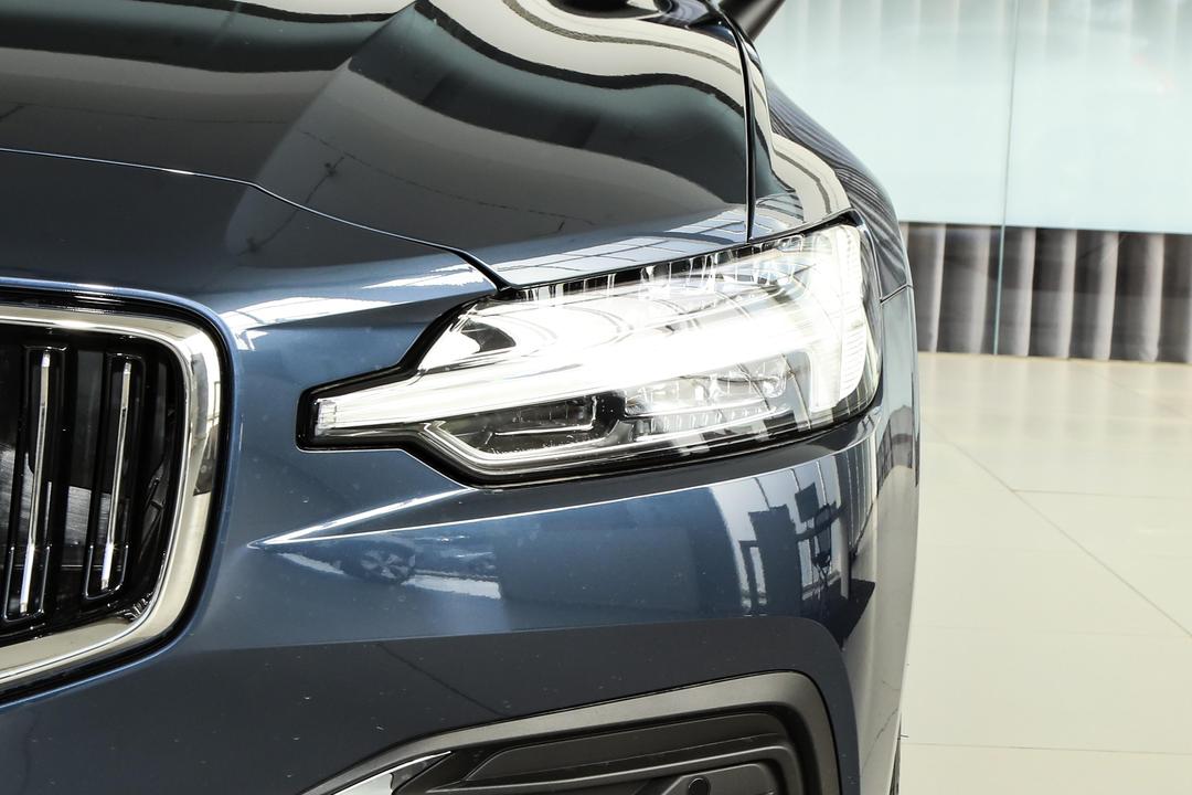 Volvo V60 2026, фото 11