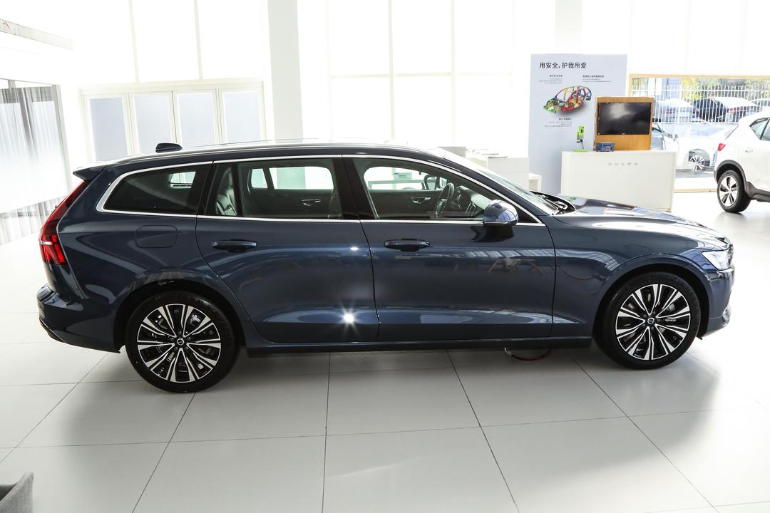 Volvo V60 2026, фото 8