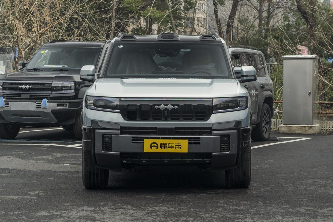 BYD Fangchengbao Leopard 8 2026, фото 2