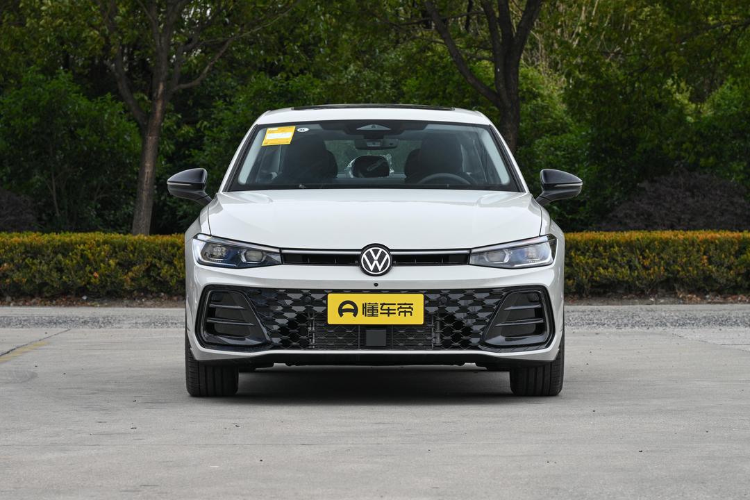 Volkswagen Passat 2026, фото 2