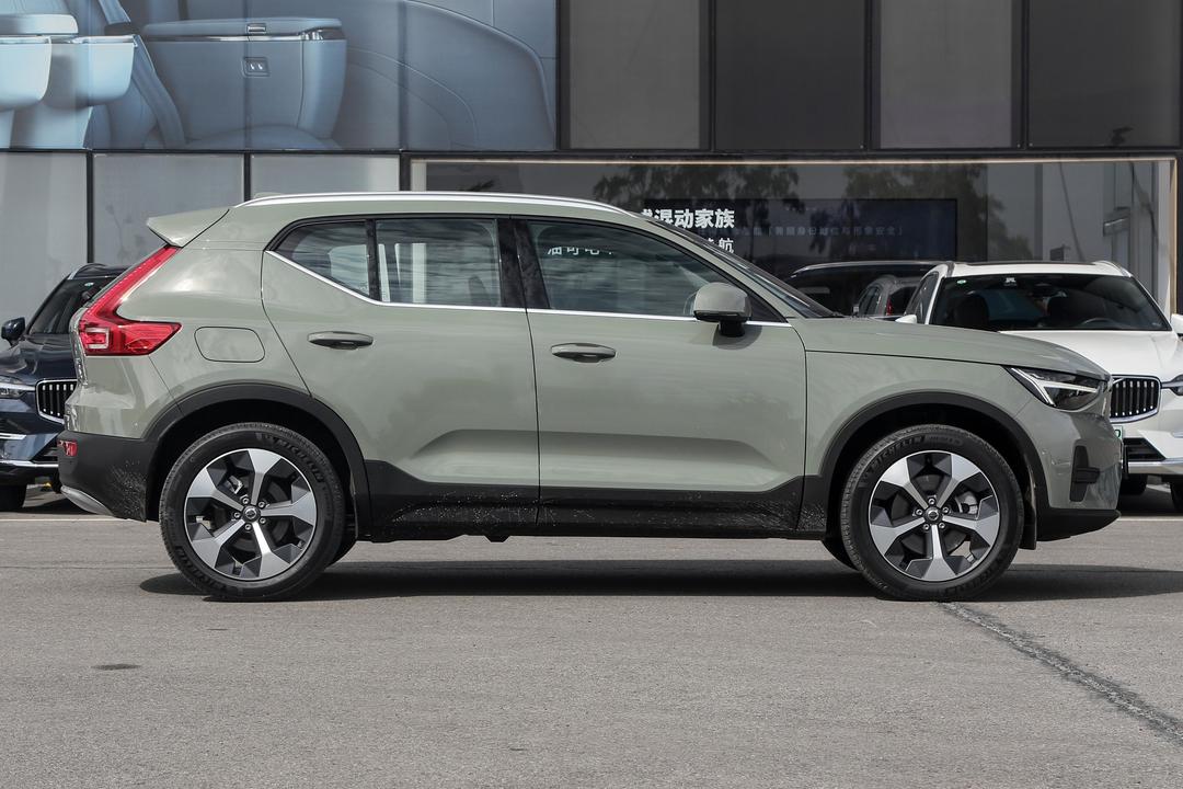 Volvo XC40 2026, фото 8