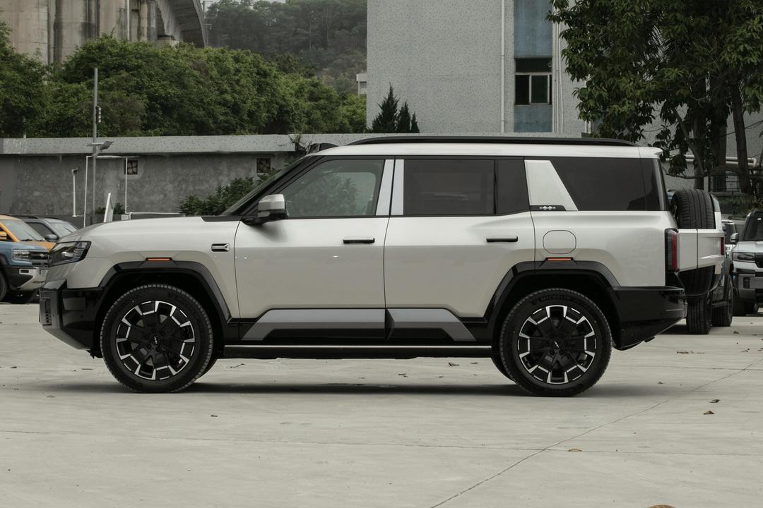 BYD Fangchengbao Leopard 8 2026, фото 4