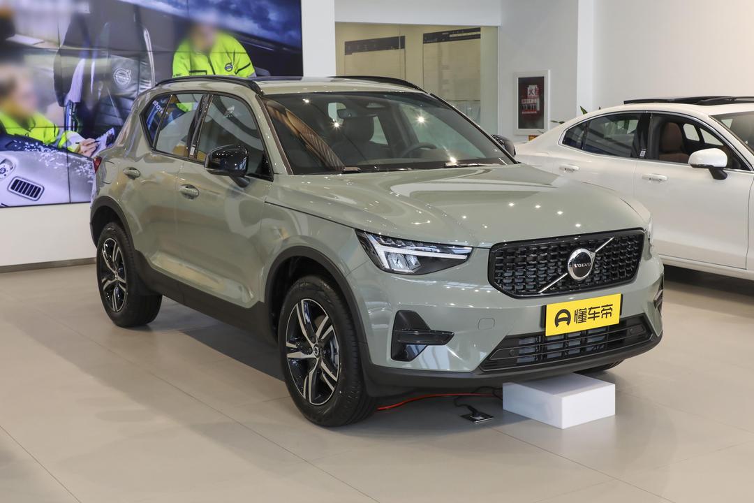 Volvo XC40 2026, фото 3