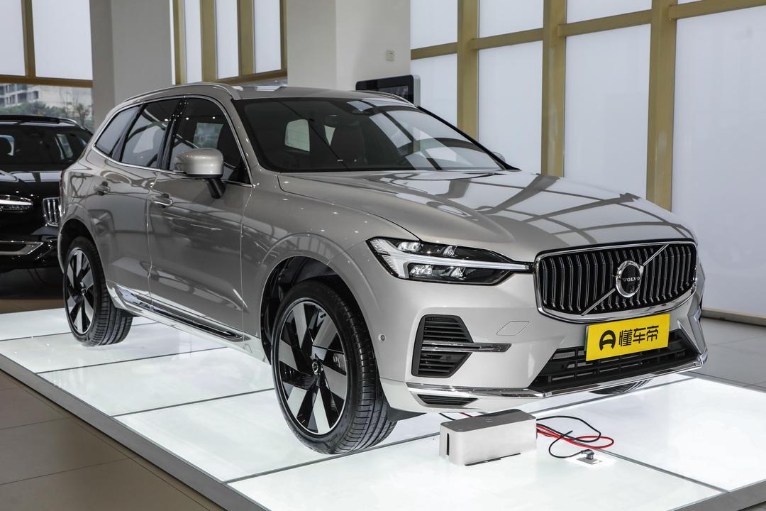 Volvo XC60 PHEV 2026, фото 3