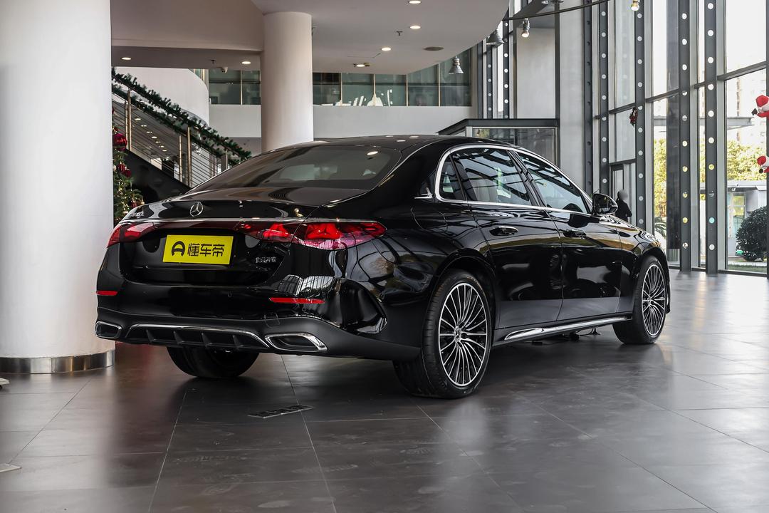 Mercedes-Benz E-Class 2026, фото 7