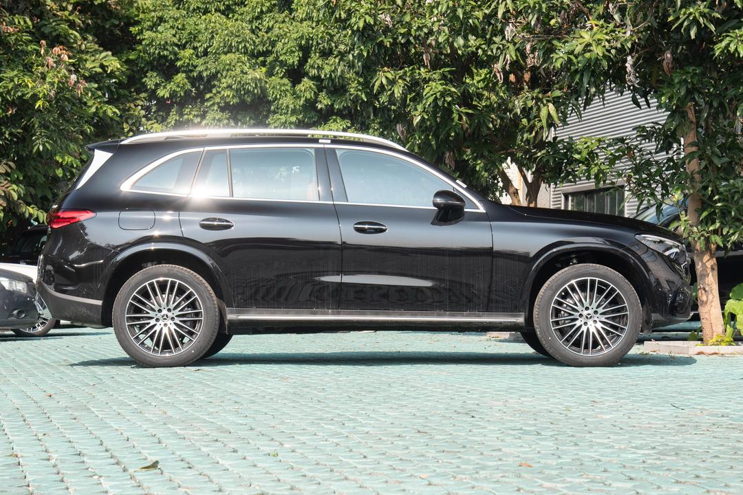 Mercedes-Benz GLC-Class 2026, фото 8