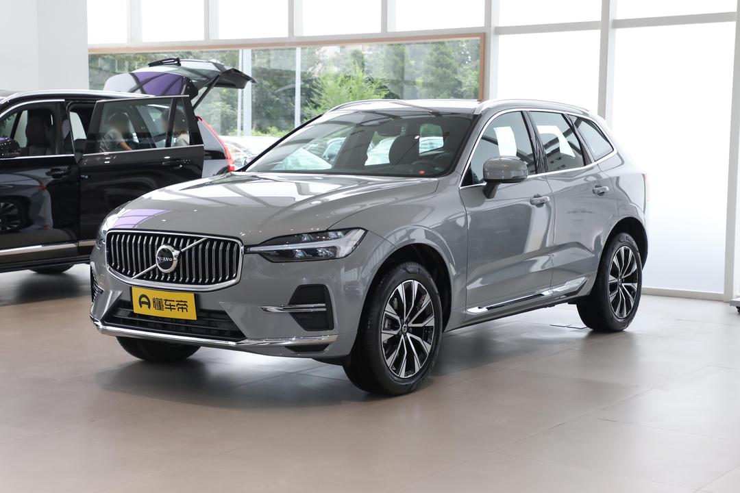Volvo XC60 2026, фото 1