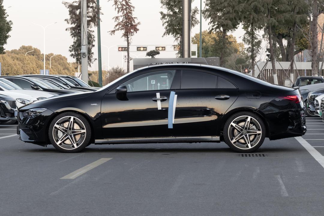 Mercedes-Benz CLA AMG 2026, фото 4