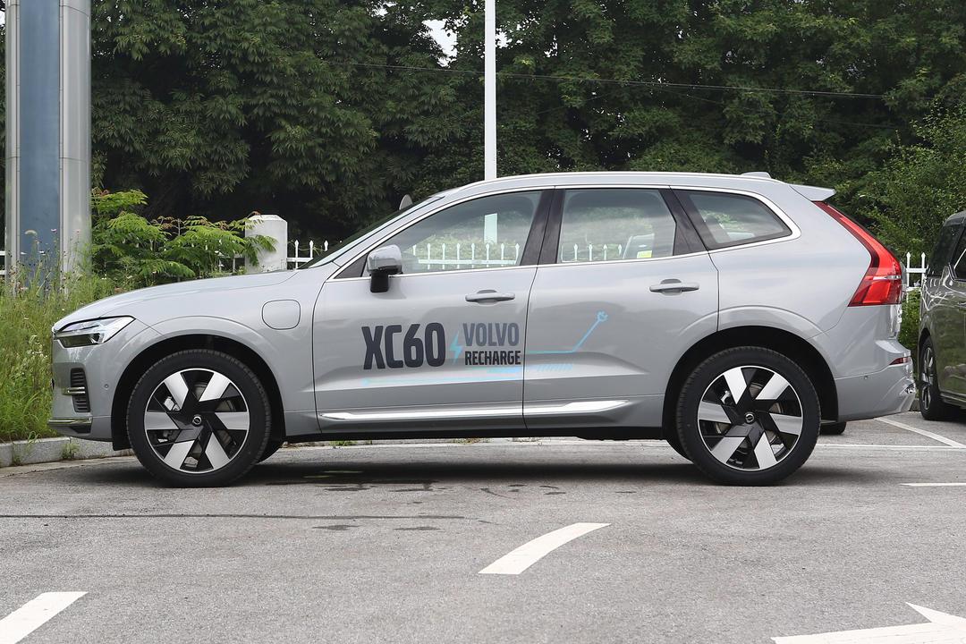 Volvo XC60 PHEV 2026, фото 4