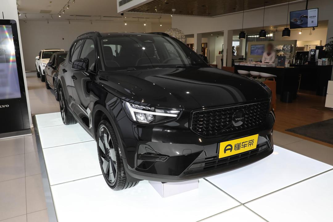 Volvo XC40 2026, фото 3