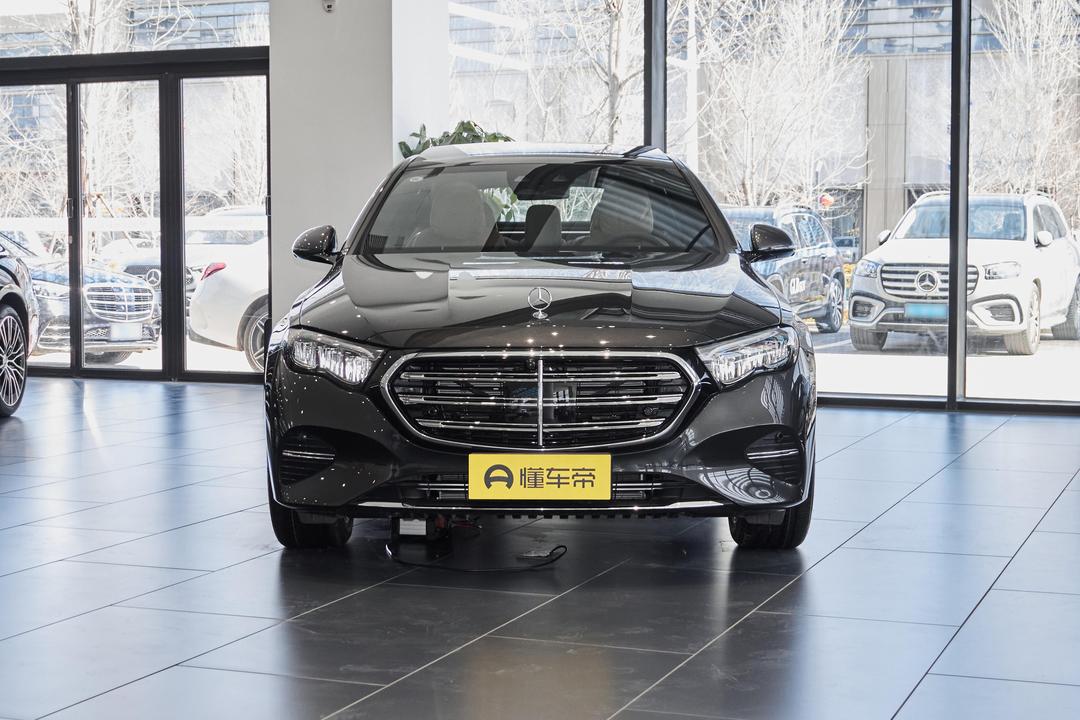 Mercedes-Benz E-Class 2026, фото 2