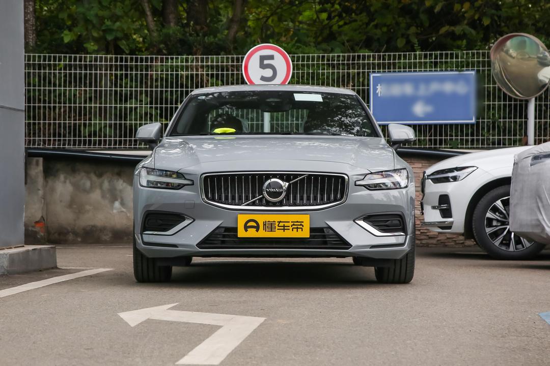 Volvo S60 2026, фото 2