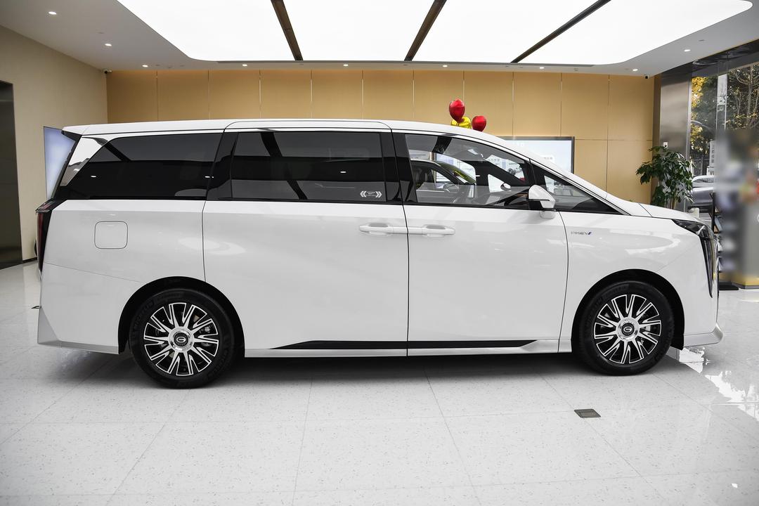 GAC E9 PHEV 2026, фото 8
