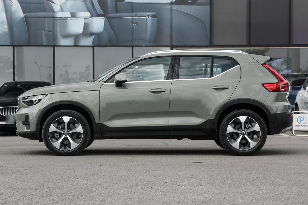 Volvo XC40 2026, фото 4