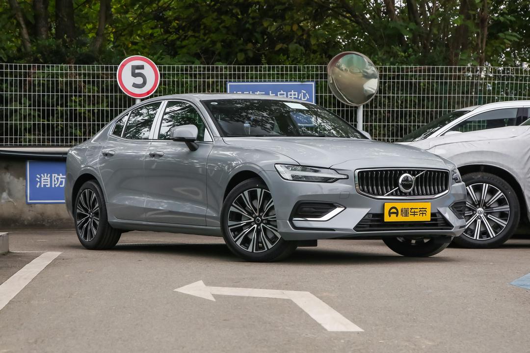 Volvo S60 2026, фото 3