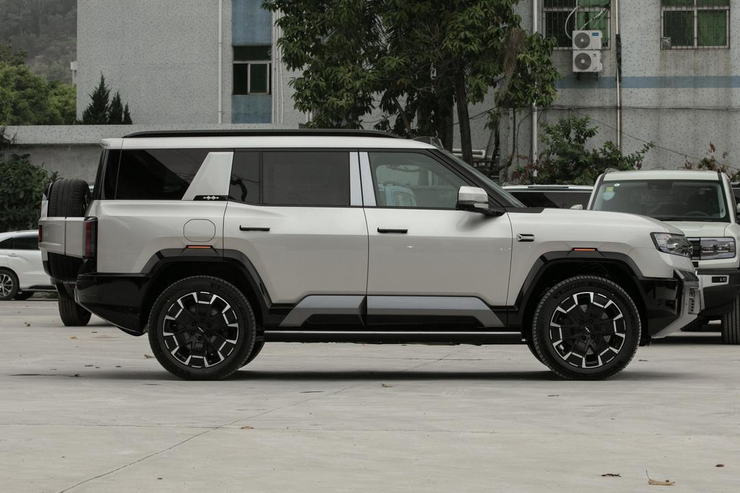 BYD Fangchengbao Leopard 8 2026, фото 8