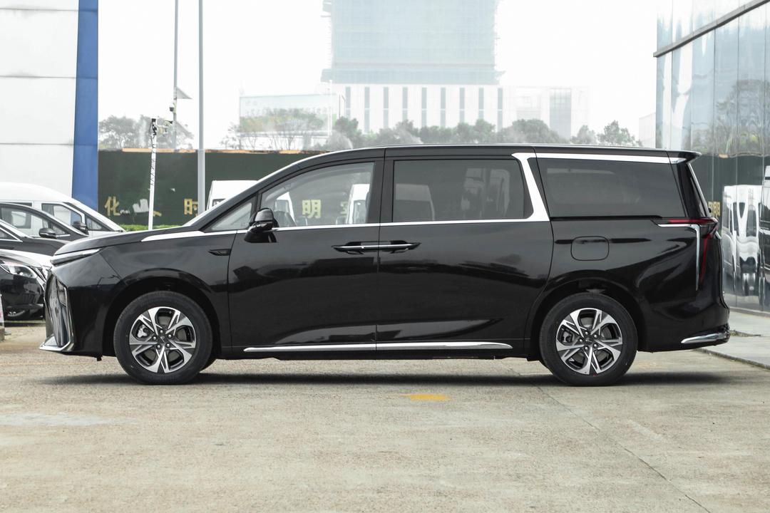 Maxus Mifa 9 EV 2026, фото 4