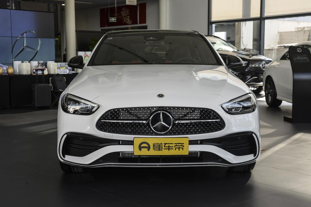Mercedes-Benz C-Class 2026, фото 2
