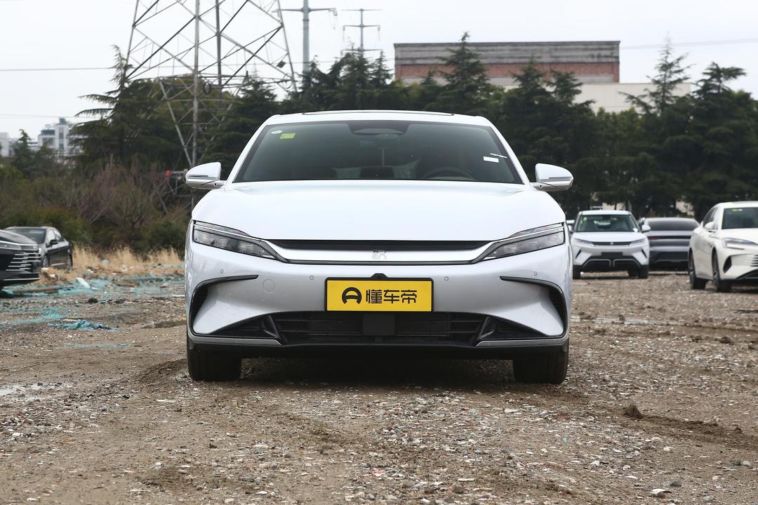 BYD Han DM 2026, фото 2