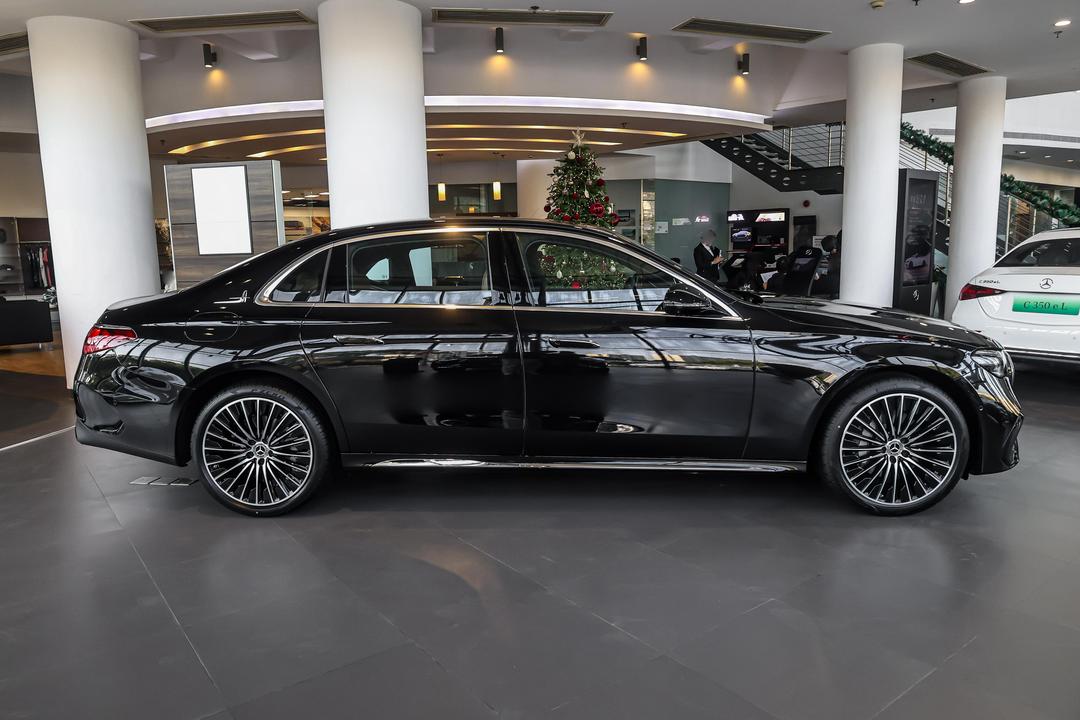 Mercedes-Benz E-Class 2026, фото 8