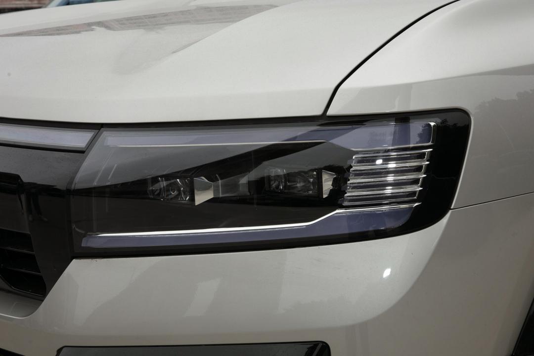 BYD Fangchengbao Leopard 8 2026, фото 13