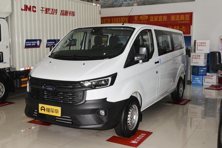 2023 V362 2.0T Diesel Manual Utility Commercial Vehicle Medium Axle Low Roof 5/6 Seater National VI