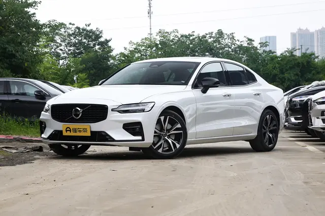 Volvo S60 2026 — купить из Китая под заказ