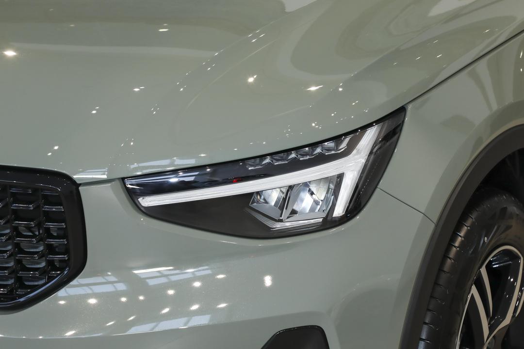 Volvo XC40 2026, фото 13