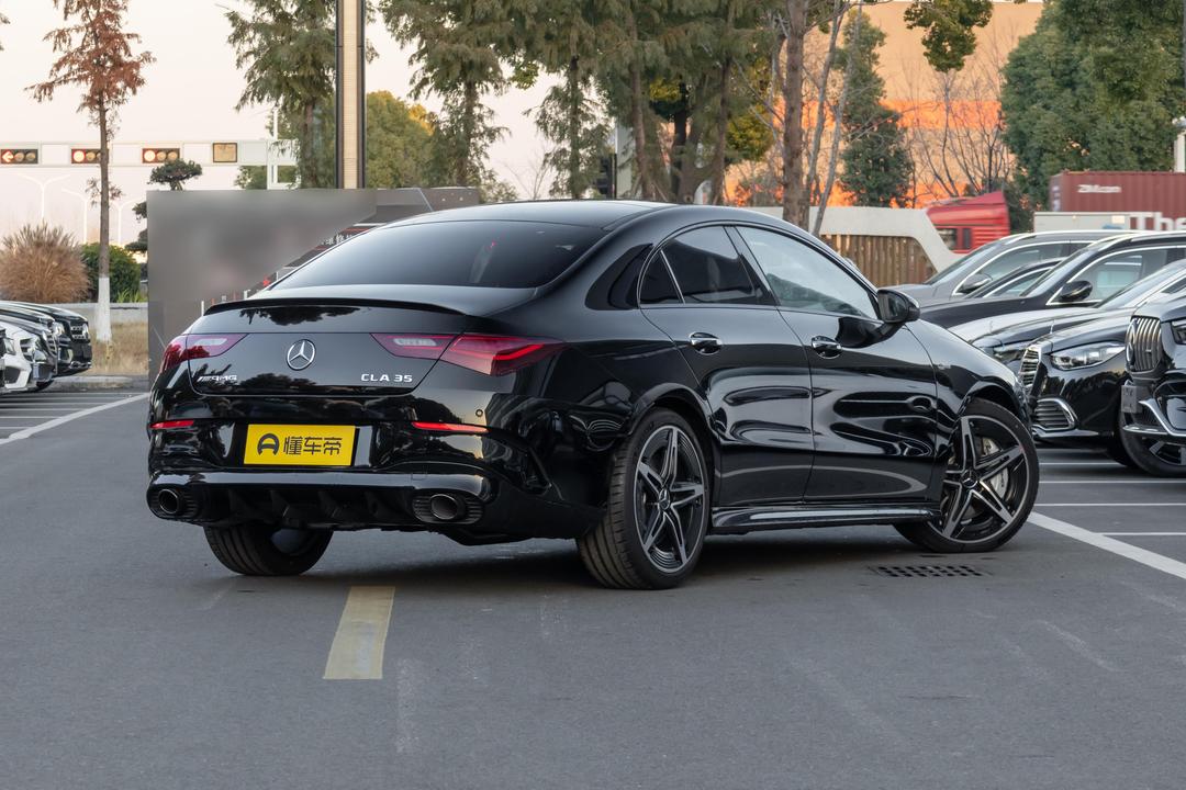 Mercedes-Benz CLA AMG 2026, фото 7