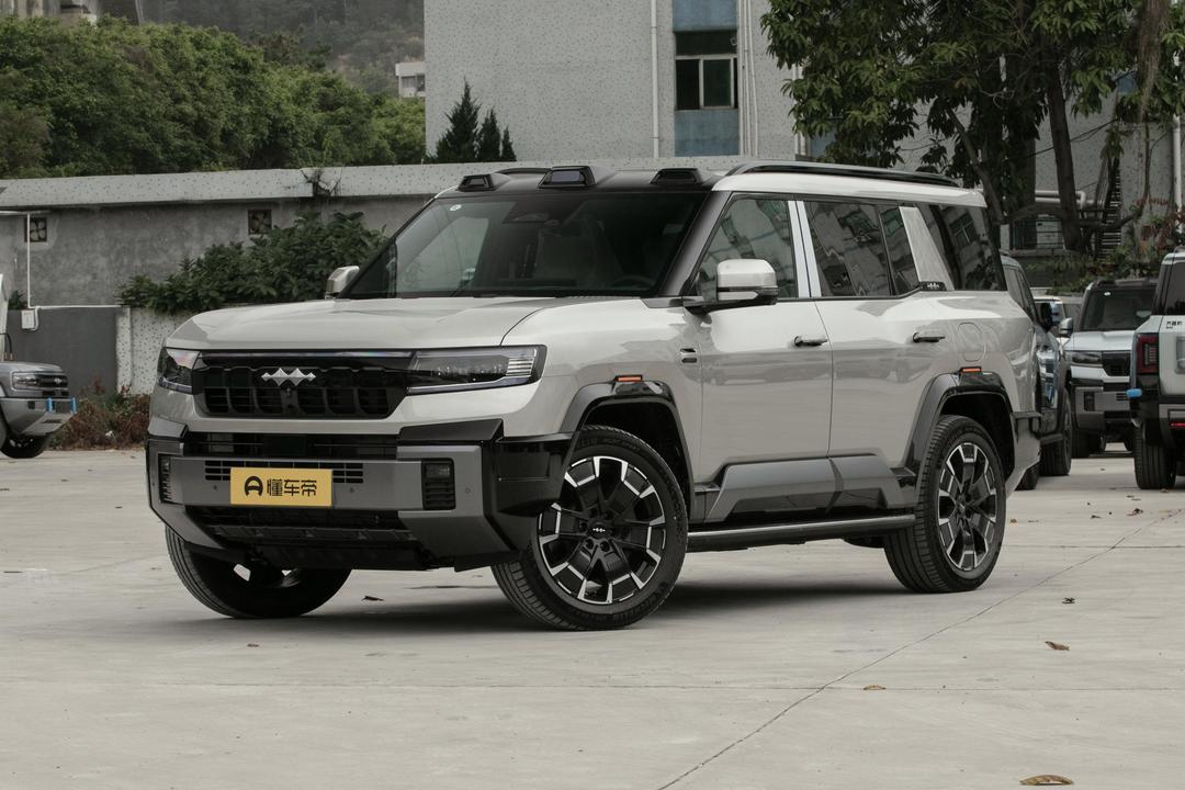 BYD Fangchengbao Leopard 8 2026, фото 1