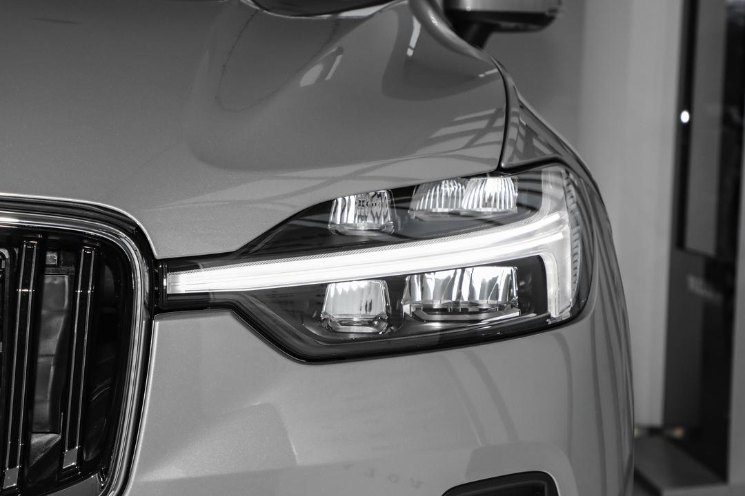 Volvo XC60 PHEV 2026, фото 12